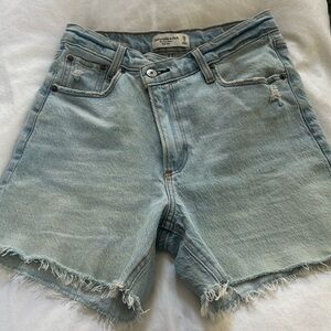 Abercrombie high rise dad short